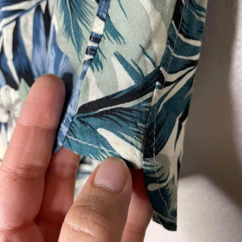 Tobi Palm Printed Shorts Green Size Small
